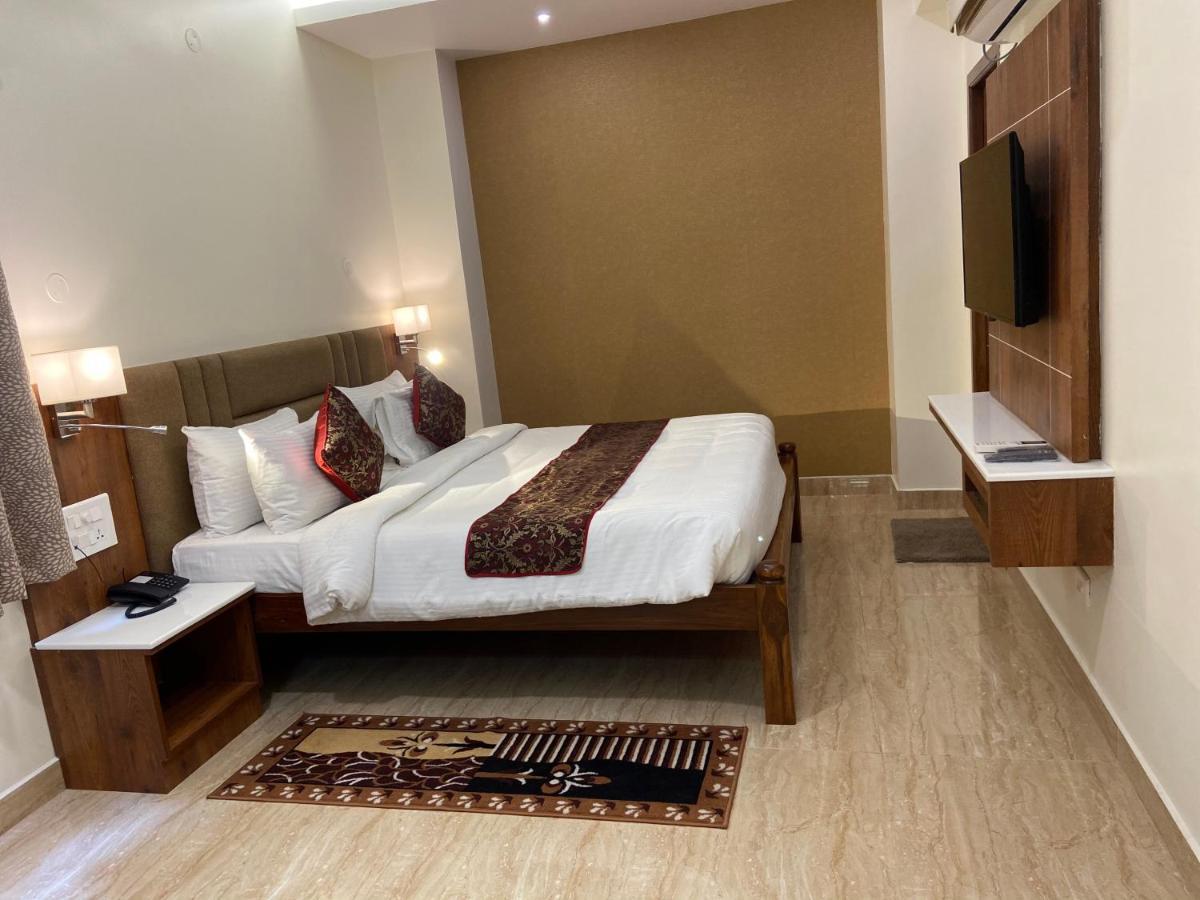 Le Shiv Executive Suite Theni Exteriör bild
