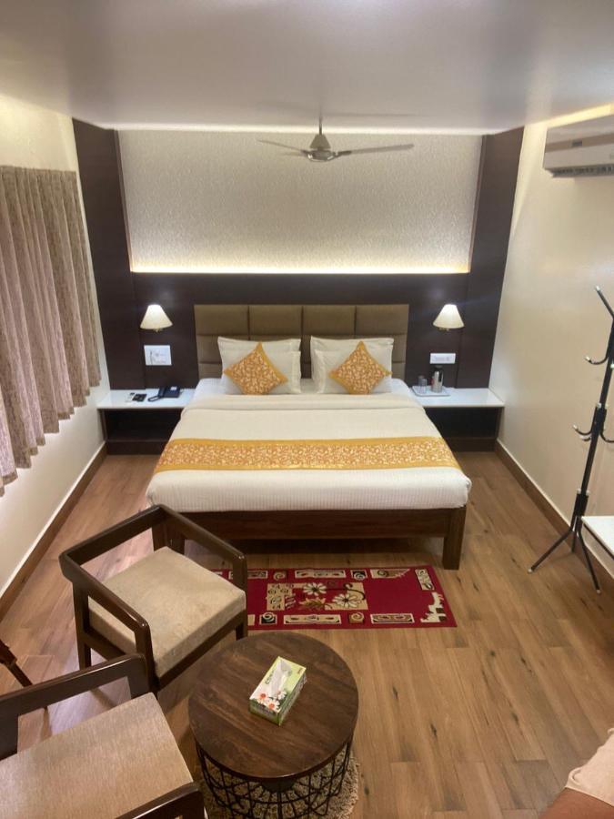 Le Shiv Executive Suite Theni Exteriör bild